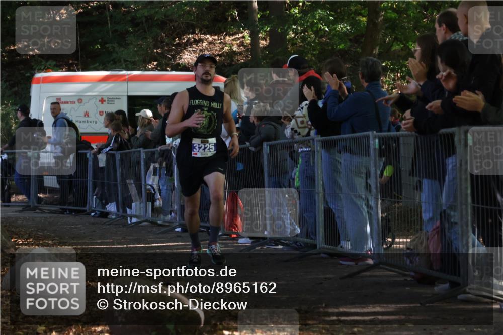 28.09.2025 - 33. Volkslauf durch das schöne Alstertal Strokosch-Dieckow http://msf.ph/oto/8965162 28.09.2025 11:19:16 Ziel 3225, 3417 meine-sportfotos.de