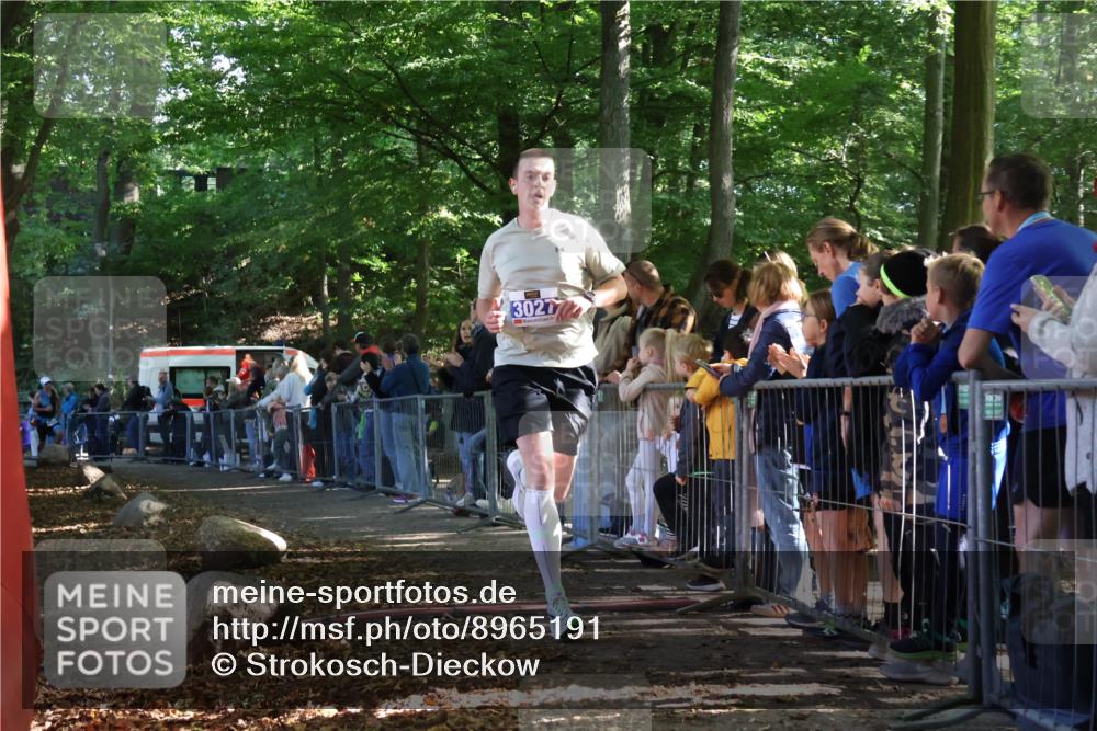 28.09.2025 - 33. Volkslauf durch das schöne Alstertal Strokosch-Dieckow http://msf.ph/oto/8965191 28.09.2025 11:19:44 Ziel 3027, 3375 meine-sportfotos.de