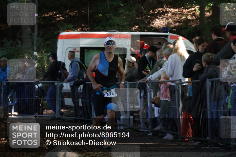 28.09.2025 - 33. Volkslauf durch das schöne Alstertal Strokosch-Dieckow http://msf.ph/oto/8965194 28.09.2025 11:19:48 Ziel 3219, 3307, 3375 meine-sportfotos.de