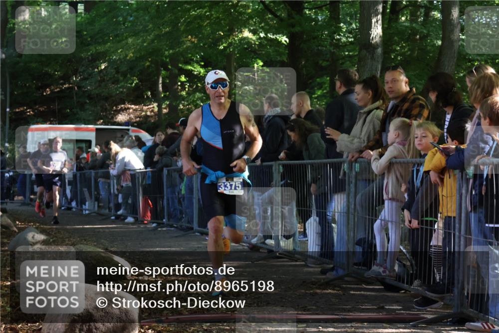 28.09.2025 - 33. Volkslauf durch das schöne Alstertal Strokosch-Dieckow http://msf.ph/oto/8965198 28.09.2025 11:19:51 Ziel 1503, 3219, 3307, 3375 meine-sportfotos.de