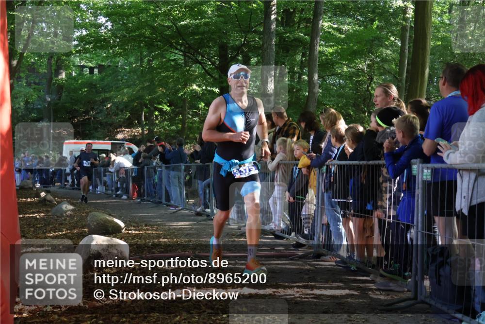 28.09.2025 - 33. Volkslauf durch das schöne Alstertal Strokosch-Dieckow http://msf.ph/oto/8965200 28.09.2025 11:19:52 Ziel 1503, 3219, 3307, 3375 meine-sportfotos.de