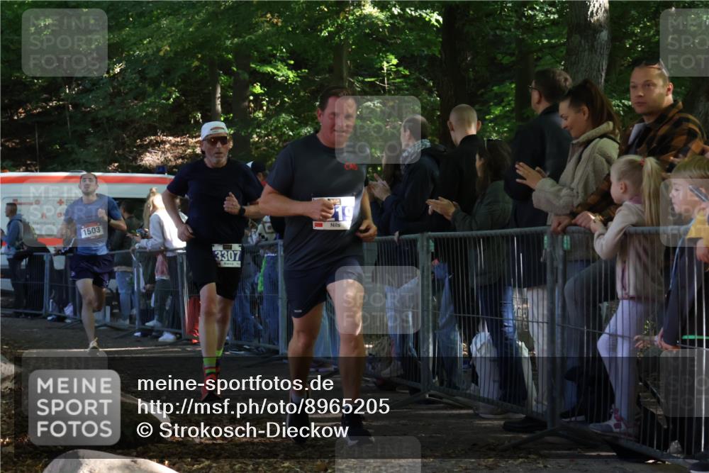 28.09.2025 - 33. Volkslauf durch das schöne Alstertal Strokosch-Dieckow http://msf.ph/oto/8965205 28.09.2025 11:19:55 Ziel 1503, 3219, 3307 meine-sportfotos.de