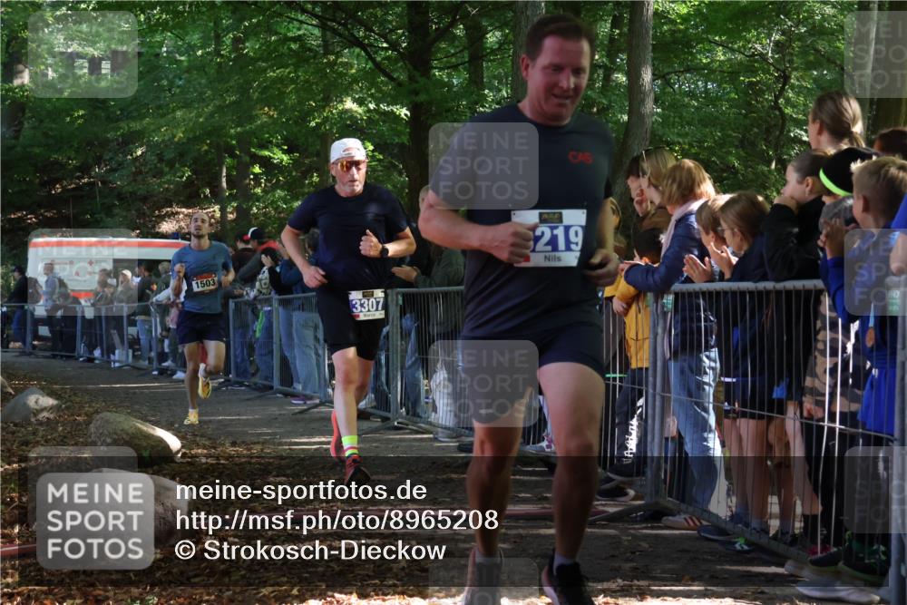 28.09.2025 - 33. Volkslauf durch das schöne Alstertal Strokosch-Dieckow http://msf.ph/oto/8965208 28.09.2025 11:19:56 Ziel 1503, 3219, 3307 meine-sportfotos.de