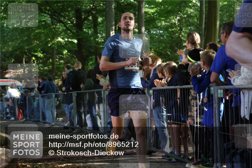 28.09.2025 - 33. Volkslauf durch das schöne Alstertal Strokosch-Dieckow http://msf.ph/oto/8965212 28.09.2025 11:19:59 Ziel 1503, 3134 meine-sportfotos.de