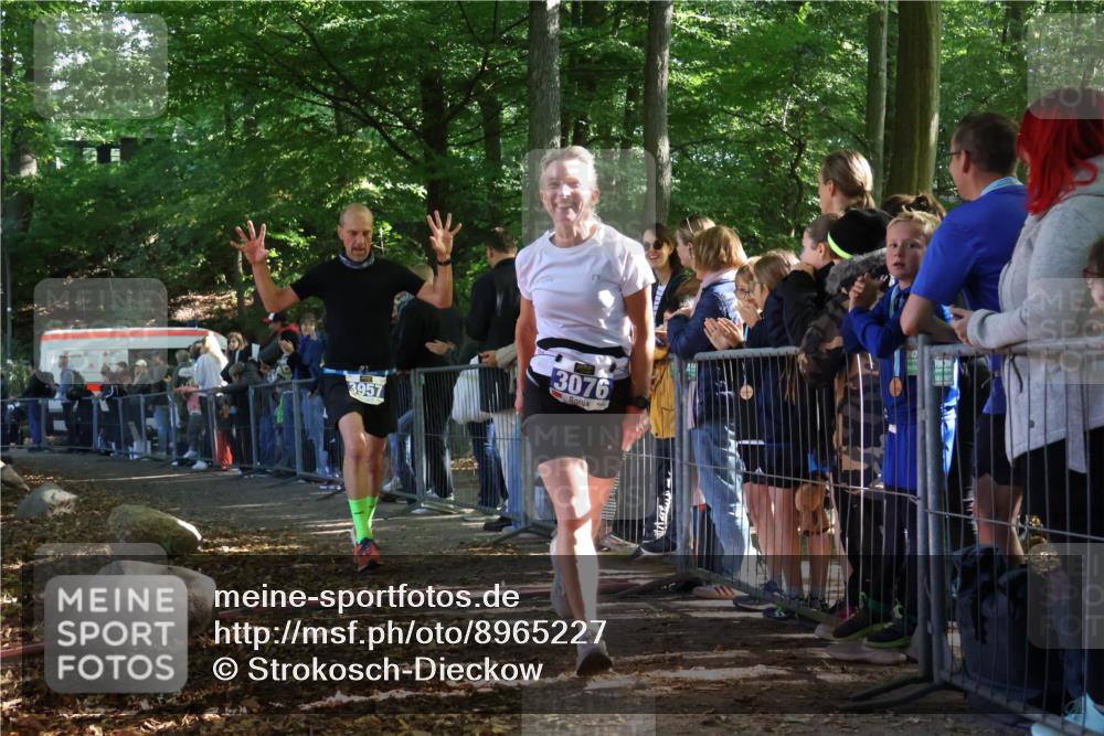 28.09.2025 - 33. Volkslauf durch das schöne Alstertal Strokosch-Dieckow http://msf.ph/oto/8965227 28.09.2025 11:20:19 Ziel 3076, 3957 meine-sportfotos.de