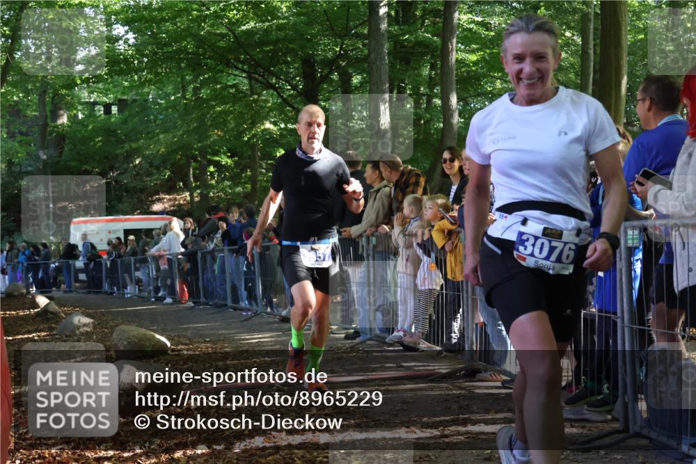 28.09.2025 - 33. Volkslauf durch das schöne Alstertal Strokosch-Dieckow http://msf.ph/oto/8965229 28.09.2025 11:20:20 Ziel 3076, 3957 meine-sportfotos.de