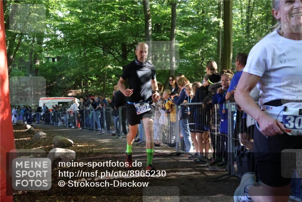 28.09.2025 - 33. Volkslauf durch das schöne Alstertal Strokosch-Dieckow http://msf.ph/oto/8965230 28.09.2025 11:20:20 Ziel 3076, 3957 meine-sportfotos.de