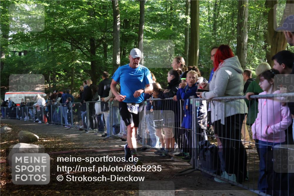 28.09.2025 - 33. Volkslauf durch das schöne Alstertal Strokosch-Dieckow http://msf.ph/oto/8965235 28.09.2025 11:20:32 Ziel 3373 meine-sportfotos.de