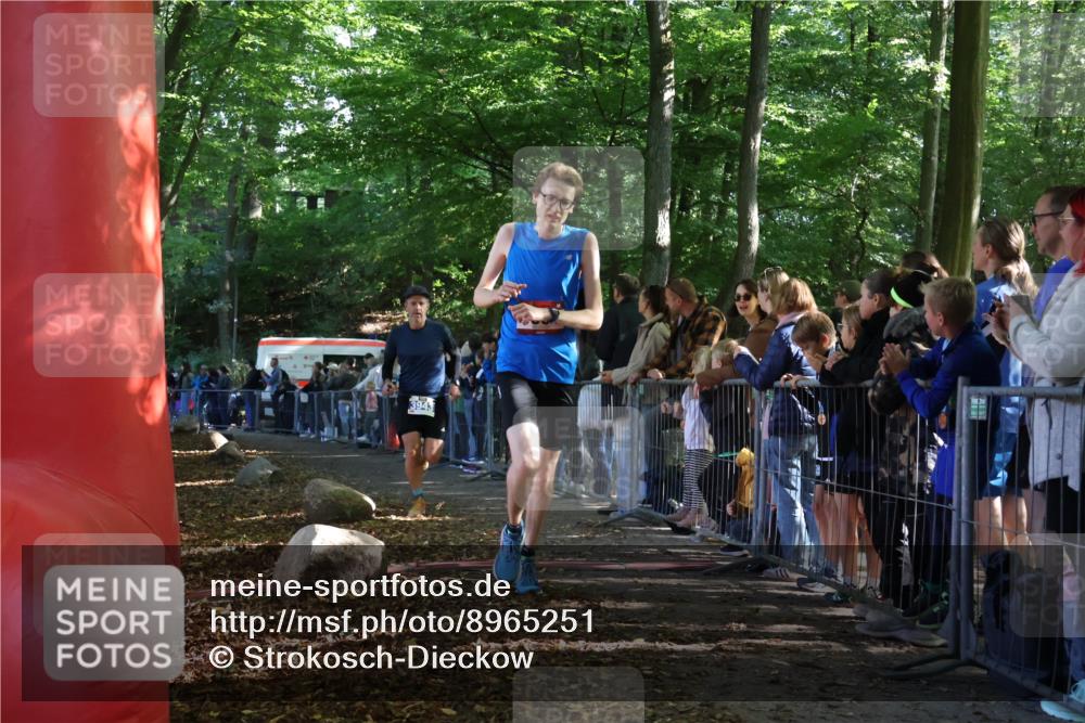 28.09.2025 - 33. Volkslauf durch das schöne Alstertal Strokosch-Dieckow http://msf.ph/oto/8965251 28.09.2025 11:21:19 Ziel 1504, 3178, 3943 meine-sportfotos.de