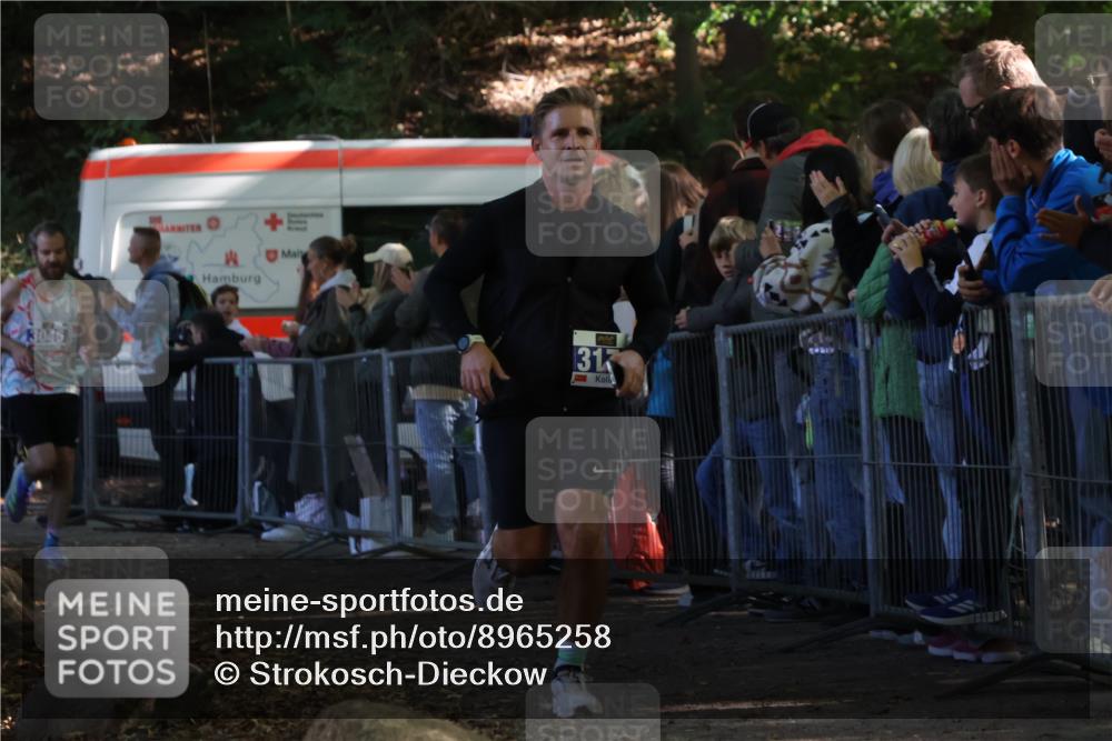 28.09.2025 - 33. Volkslauf durch das schöne Alstertal Strokosch-Dieckow http://msf.ph/oto/8965258 28.09.2025 11:21:25 Ziel 3046, 3178, 3396 meine-sportfotos.de