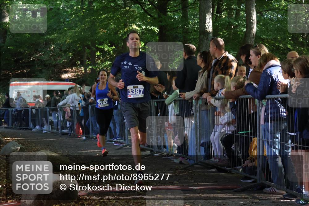 28.09.2025 - 33. Volkslauf durch das schöne Alstertal Strokosch-Dieckow http://msf.ph/oto/8965277 28.09.2025 11:21:40 Ziel 3283, 3387 meine-sportfotos.de