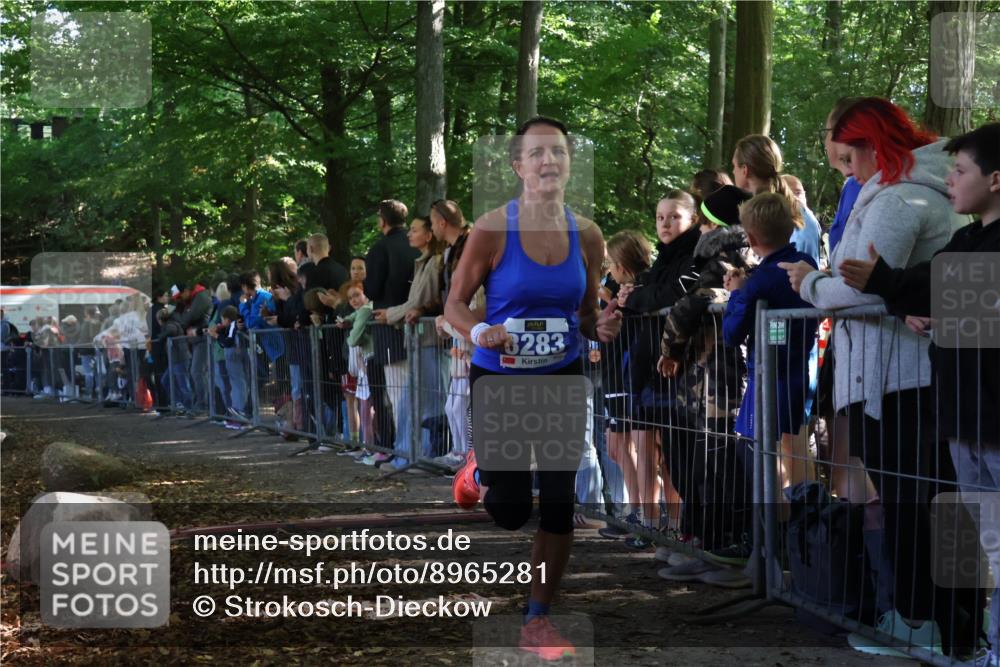 28.09.2025 - 33. Volkslauf durch das schöne Alstertal Strokosch-Dieckow http://msf.ph/oto/8965281 28.09.2025 11:21:43 Ziel 3283, 3916 meine-sportfotos.de