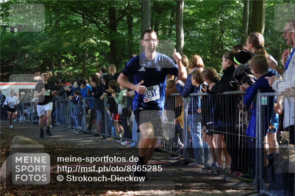 28.09.2025 - 33. Volkslauf durch das schöne Alstertal Strokosch-Dieckow http://msf.ph/oto/8965285 28.09.2025 11:21:51 Ziel 3031, 3052, 3916 meine-sportfotos.de