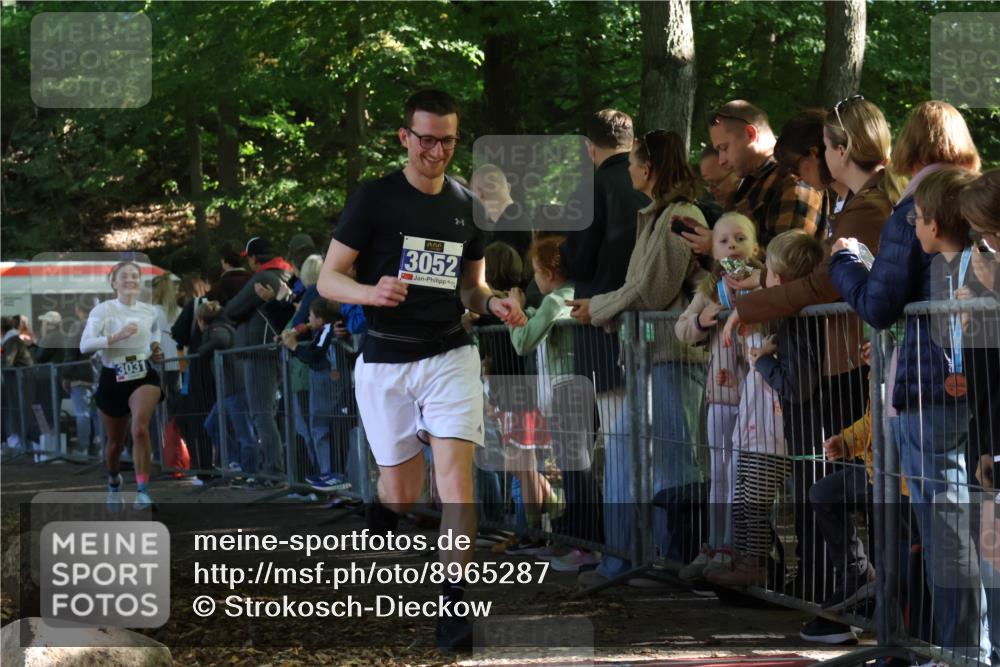 28.09.2025 - 33. Volkslauf durch das schöne Alstertal Strokosch-Dieckow http://msf.ph/oto/8965287 28.09.2025 11:21:53 Ziel 3024, 3031, 3052, 3907 meine-sportfotos.de