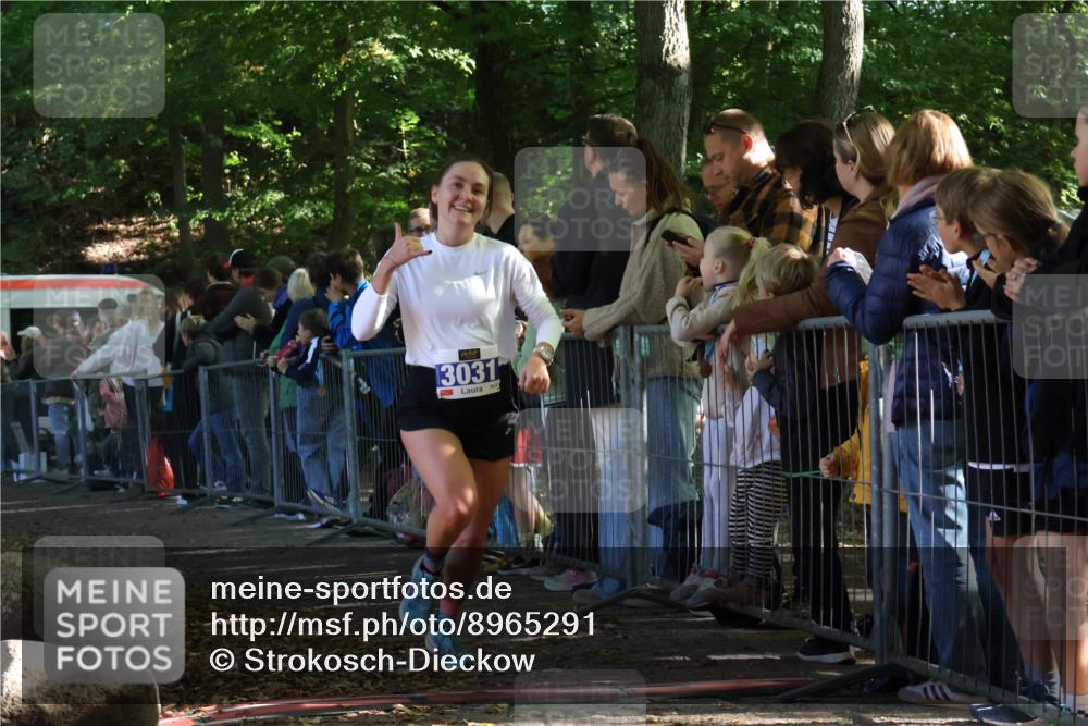 28.09.2025 - 33. Volkslauf durch das schöne Alstertal Strokosch-Dieckow http://msf.ph/oto/8965291 28.09.2025 11:21:55 Ziel 3024, 3031, 3367, 3907 meine-sportfotos.de