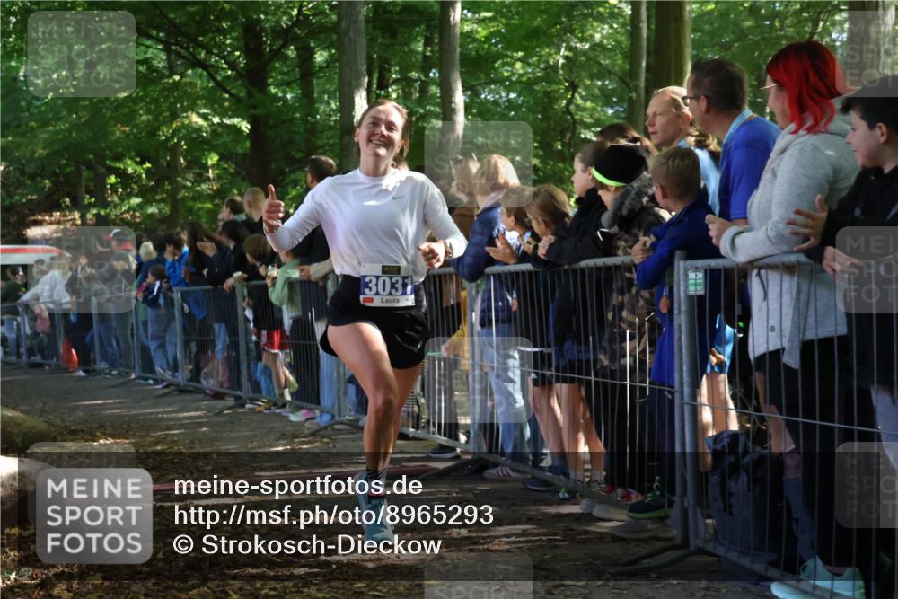 28.09.2025 - 33. Volkslauf durch das schöne Alstertal Strokosch-Dieckow http://msf.ph/oto/8965293 28.09.2025 11:21:55 Ziel 3024, 3031, 3367, 3907 meine-sportfotos.de