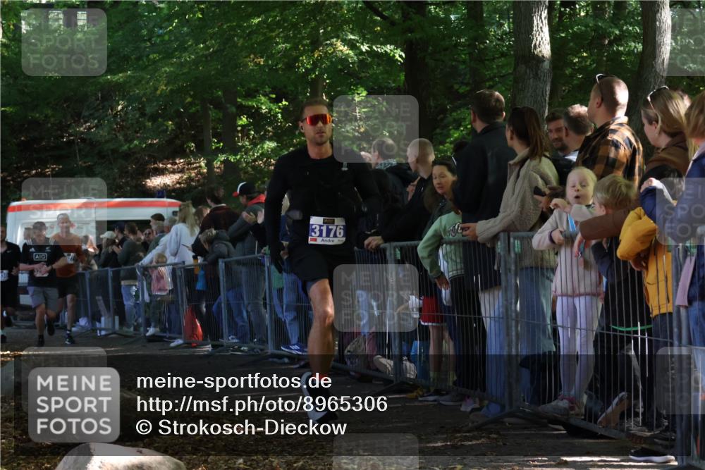 28.09.2025 - 33. Volkslauf durch das schöne Alstertal Strokosch-Dieckow http://msf.ph/oto/8965306 28.09.2025 11:22:12 Ziel 3030, 3176, 3292, 3927 meine-sportfotos.de