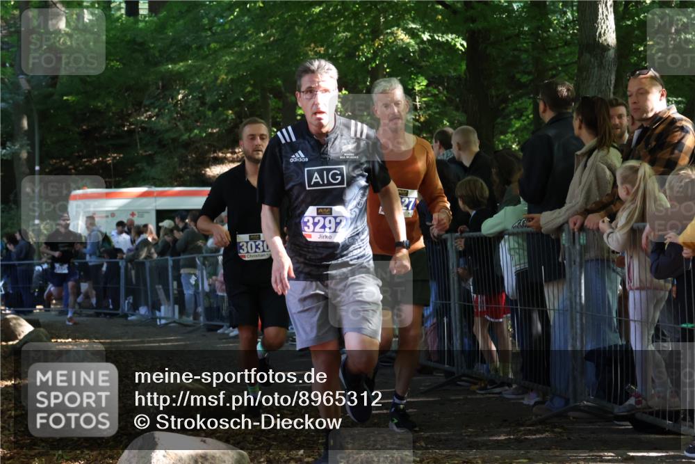 28.09.2025 - 33. Volkslauf durch das schöne Alstertal Strokosch-Dieckow http://msf.ph/oto/8965312 28.09.2025 11:22:17 Ziel 3030, 3292, 3335, 3927 meine-sportfotos.de