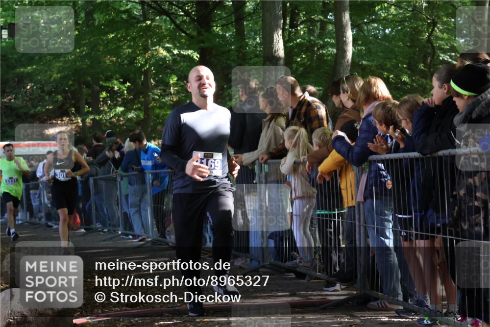 28.09.2025 - 33. Volkslauf durch das schöne Alstertal Strokosch-Dieckow http://msf.ph/oto/8965327 28.09.2025 11:22:29 Ziel 3014, 3136, 3169, 3190, 3223, 3316, 3331, 3381 meine-sportfotos.de