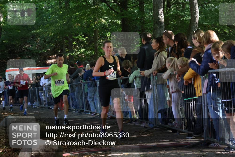 28.09.2025 - 33. Volkslauf durch das schöne Alstertal Strokosch-Dieckow http://msf.ph/oto/8965330 28.09.2025 11:22:30 Ziel 3014, 3019, 3136, 3169, 3190, 3223, 3316, 3331, 3381 meine-sportfotos.de