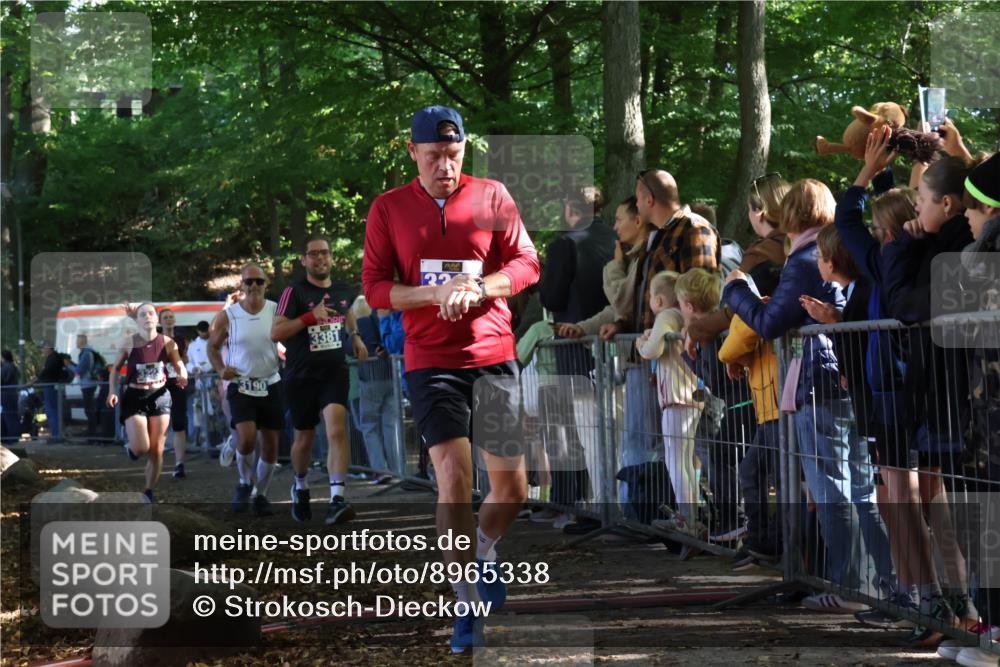 28.09.2025 - 33. Volkslauf durch das schöne Alstertal Strokosch-Dieckow http://msf.ph/oto/8965338 28.09.2025 11:22:35 Ziel 3019, 3136, 3190, 3223, 3316, 3381 meine-sportfotos.de