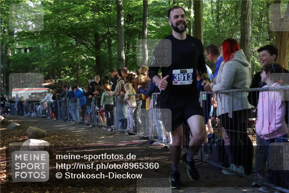 28.09.2025 - 33. Volkslauf durch das schöne Alstertal Strokosch-Dieckow http://msf.ph/oto/8965360 28.09.2025 11:22:51 Ziel 3042, 3913, 3941 meine-sportfotos.de