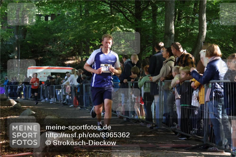 28.09.2025 - 33. Volkslauf durch das schöne Alstertal Strokosch-Dieckow http://msf.ph/oto/8965362 28.09.2025 11:22:58 Ziel 3042, 3418, 3941 meine-sportfotos.de