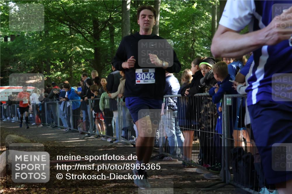 28.09.2025 - 33. Volkslauf durch das schöne Alstertal Strokosch-Dieckow http://msf.ph/oto/8965365 28.09.2025 11:23:00 Ziel 3042, 3418, 3941 meine-sportfotos.de
