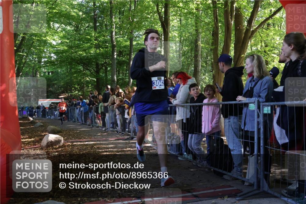 28.09.2025 - 33. Volkslauf durch das schöne Alstertal Strokosch-Dieckow http://msf.ph/oto/8965366 28.09.2025 11:23:01 Ziel 3042, 3418 meine-sportfotos.de