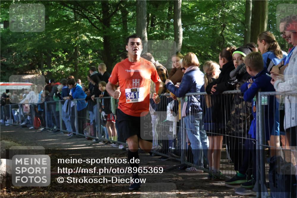 28.09.2025 - 33. Volkslauf durch das schöne Alstertal Strokosch-Dieckow http://msf.ph/oto/8965369 28.09.2025 11:23:04 Ziel 3388, 3418 meine-sportfotos.de