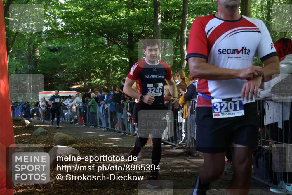 28.09.2025 - 33. Volkslauf durch das schöne Alstertal Strokosch-Dieckow http://msf.ph/oto/8965394 28.09.2025 11:23:29 Ziel 3201, 3247, 3248, 3333, 3948 meine-sportfotos.de