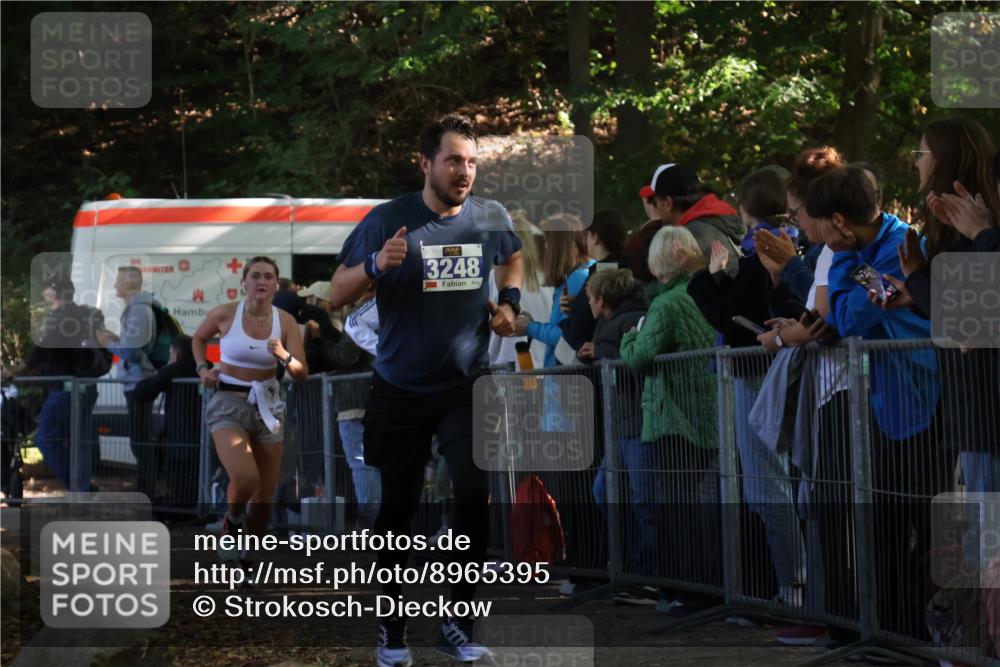 28.09.2025 - 33. Volkslauf durch das schöne Alstertal Strokosch-Dieckow http://msf.ph/oto/8965395 28.09.2025 11:23:31 Ziel 3248, 3333, 3929, 3948 meine-sportfotos.de