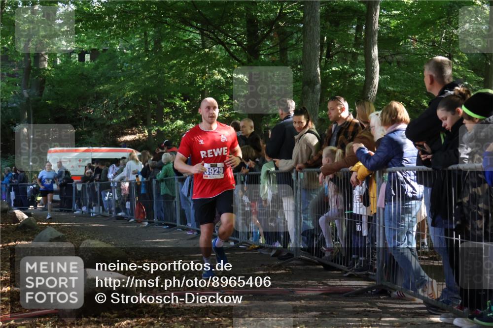 28.09.2025 - 33. Volkslauf durch das schöne Alstertal Strokosch-Dieckow http://msf.ph/oto/8965406 28.09.2025 11:23:38 Ziel 3929, 3931 meine-sportfotos.de