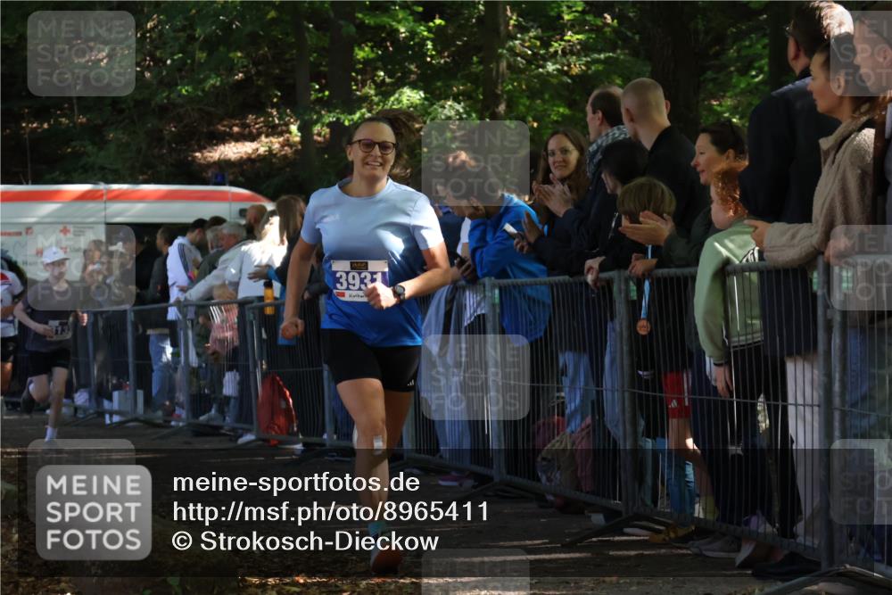 28.09.2025 - 33. Volkslauf durch das schöne Alstertal Strokosch-Dieckow http://msf.ph/oto/8965411 28.09.2025 11:23:42 Ziel 3133, 3202, 3931 meine-sportfotos.de