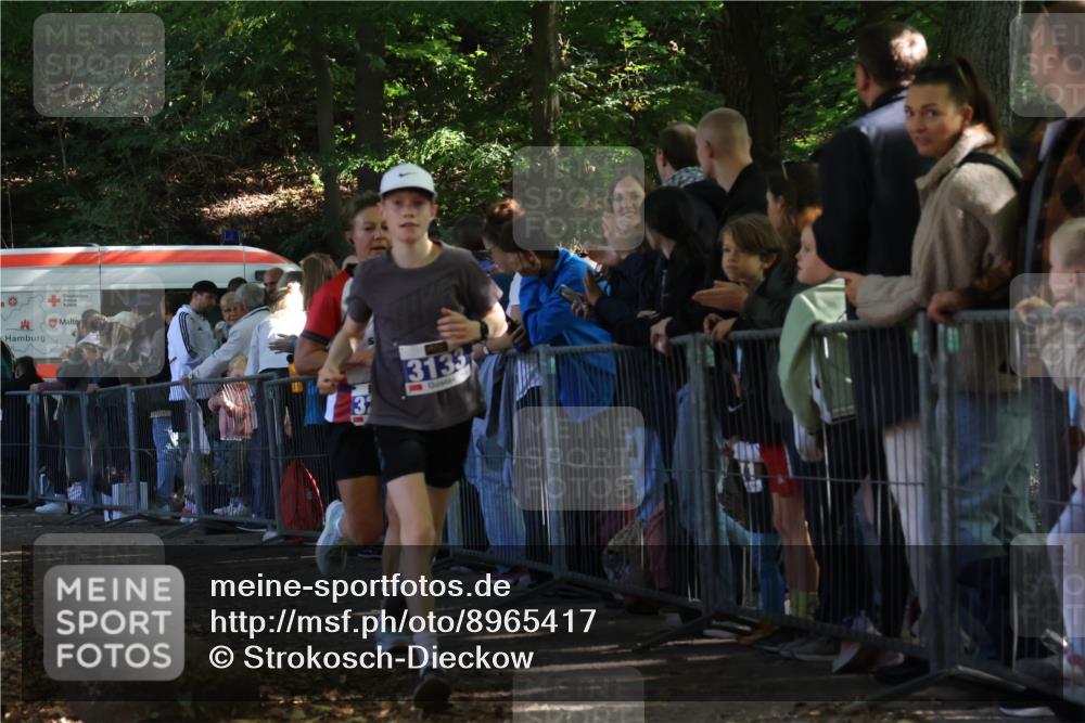 28.09.2025 - 33. Volkslauf durch das schöne Alstertal Strokosch-Dieckow http://msf.ph/oto/8965417 28.09.2025 11:23:46 Ziel 3133, 3202, 3414, 3904 meine-sportfotos.de