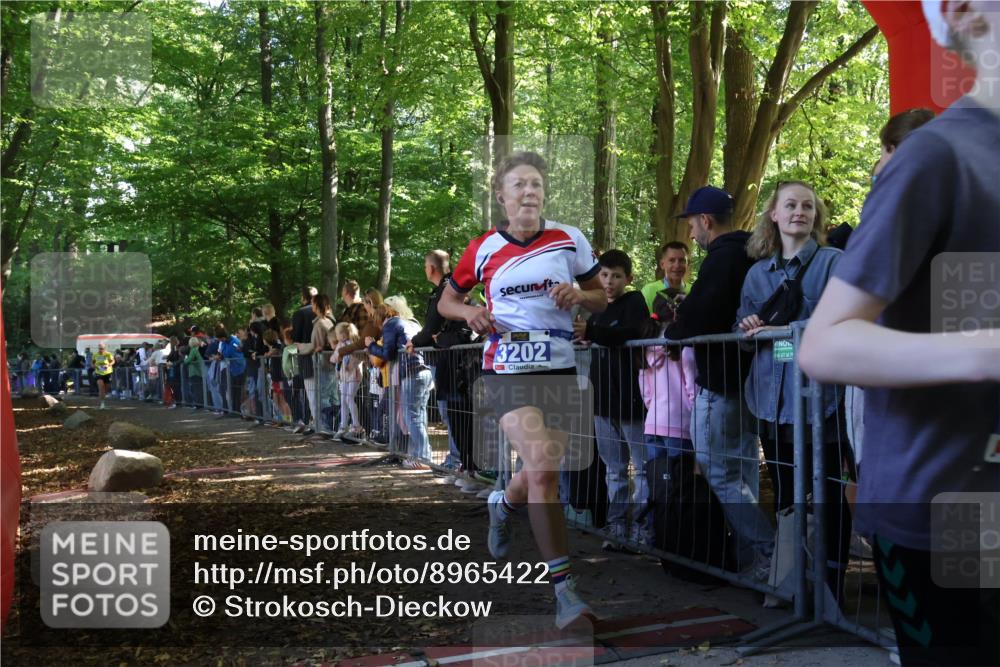 28.09.2025 - 33. Volkslauf durch das schöne Alstertal Strokosch-Dieckow http://msf.ph/oto/8965422 28.09.2025 11:23:49 Ziel 3133, 3202, 3414, 3904 meine-sportfotos.de