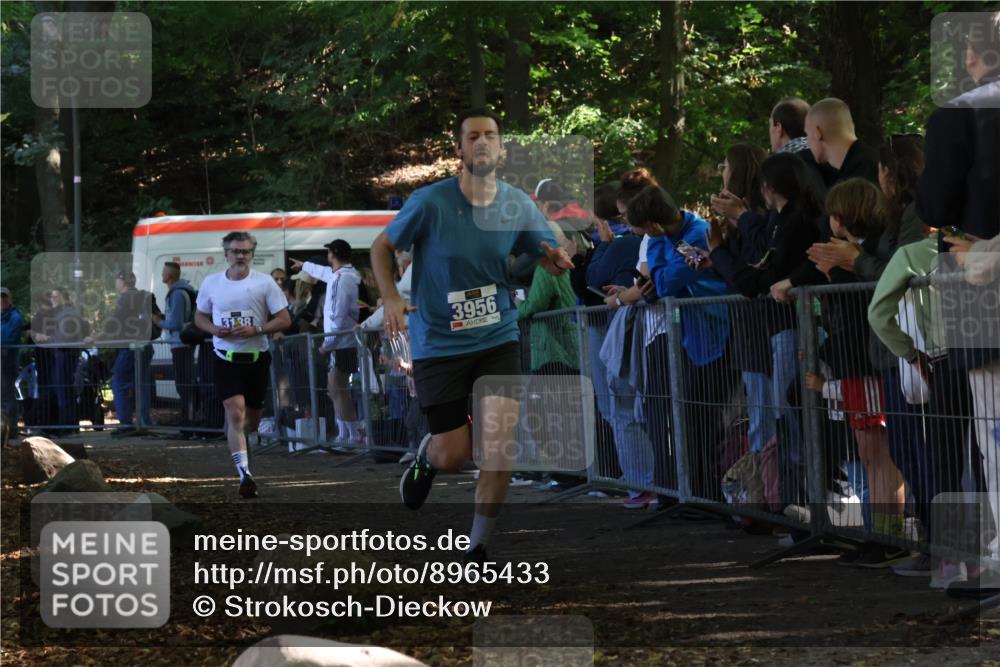 28.09.2025 - 33. Volkslauf durch das schöne Alstertal Strokosch-Dieckow http://msf.ph/oto/8965433 28.09.2025 11:24:02 Ziel 3188, 3287, 3922, 3956 meine-sportfotos.de