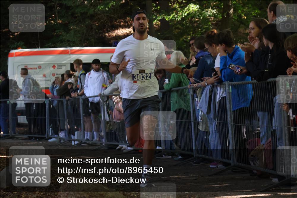 28.09.2025 - 33. Volkslauf durch das schöne Alstertal Strokosch-Dieckow http://msf.ph/oto/8965450 28.09.2025 11:24:15 Ziel 3032, 3071 meine-sportfotos.de