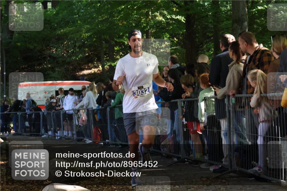 28.09.2025 - 33. Volkslauf durch das schöne Alstertal Strokosch-Dieckow http://msf.ph/oto/8965452 28.09.2025 11:24:16 Ziel 3032, 3071 meine-sportfotos.de
