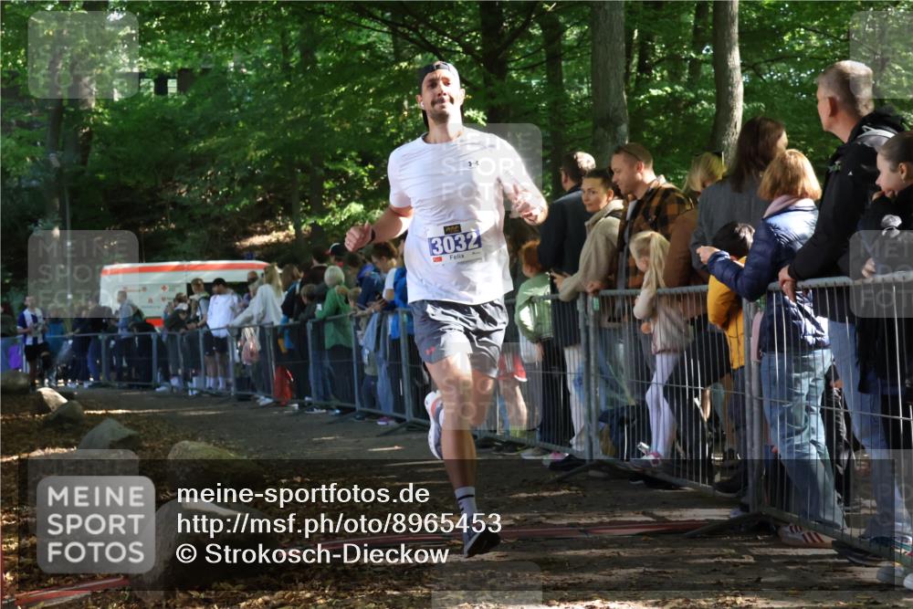 28.09.2025 - 33. Volkslauf durch das schöne Alstertal Strokosch-Dieckow http://msf.ph/oto/8965453 28.09.2025 11:24:16 Ziel 3032, 3071 meine-sportfotos.de