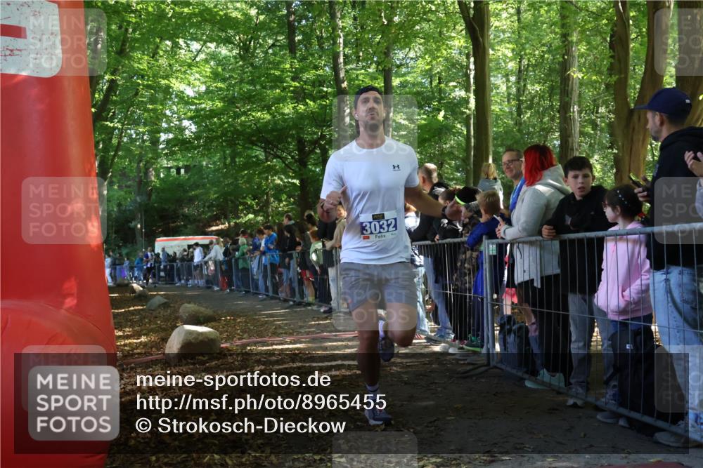 28.09.2025 - 33. Volkslauf durch das schöne Alstertal Strokosch-Dieckow http://msf.ph/oto/8965455 28.09.2025 11:24:17 Ziel 3032, 3071 meine-sportfotos.de
