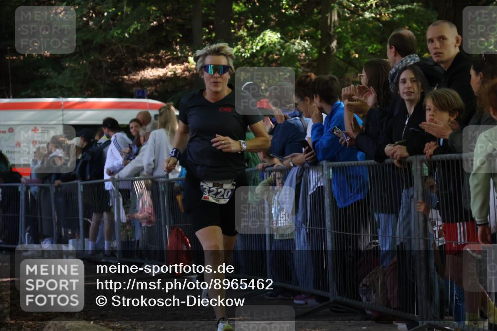 28.09.2025 - 33. Volkslauf durch das schöne Alstertal Strokosch-Dieckow http://msf.ph/oto/8965462 28.09.2025 11:24:25 Ziel 3071, 3220, 3380, 3382 meine-sportfotos.de