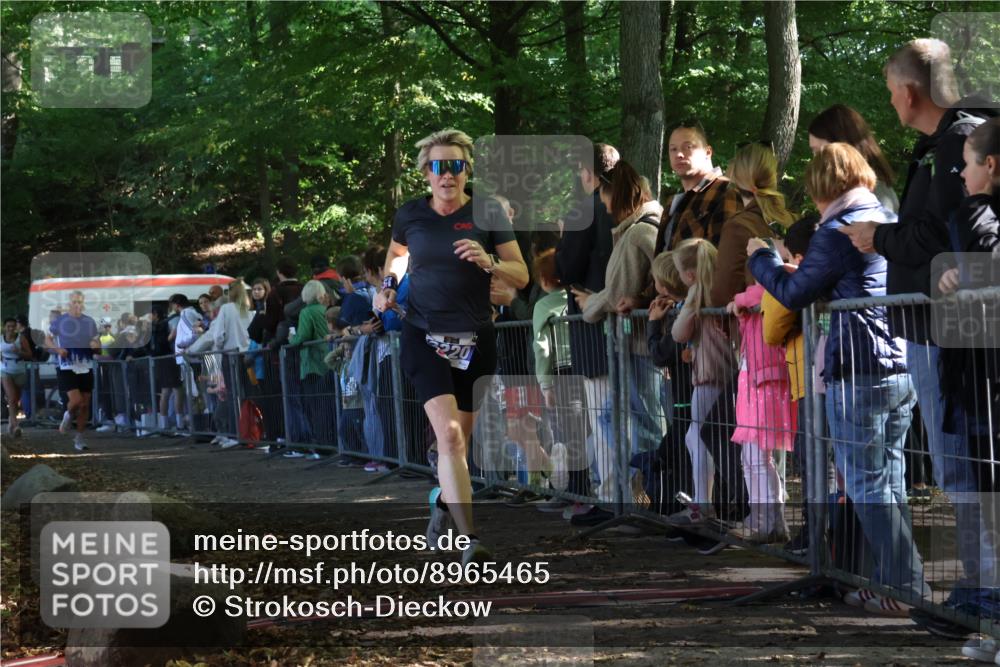 28.09.2025 - 33. Volkslauf durch das schöne Alstertal Strokosch-Dieckow http://msf.ph/oto/8965465 28.09.2025 11:24:26 Ziel 3220, 3285, 3380, 3382 meine-sportfotos.de