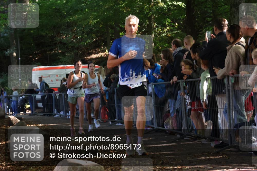 28.09.2025 - 33. Volkslauf durch das schöne Alstertal Strokosch-Dieckow http://msf.ph/oto/8965472 28.09.2025 11:24:31 Ziel 3285, 3314, 3380, 3382 meine-sportfotos.de