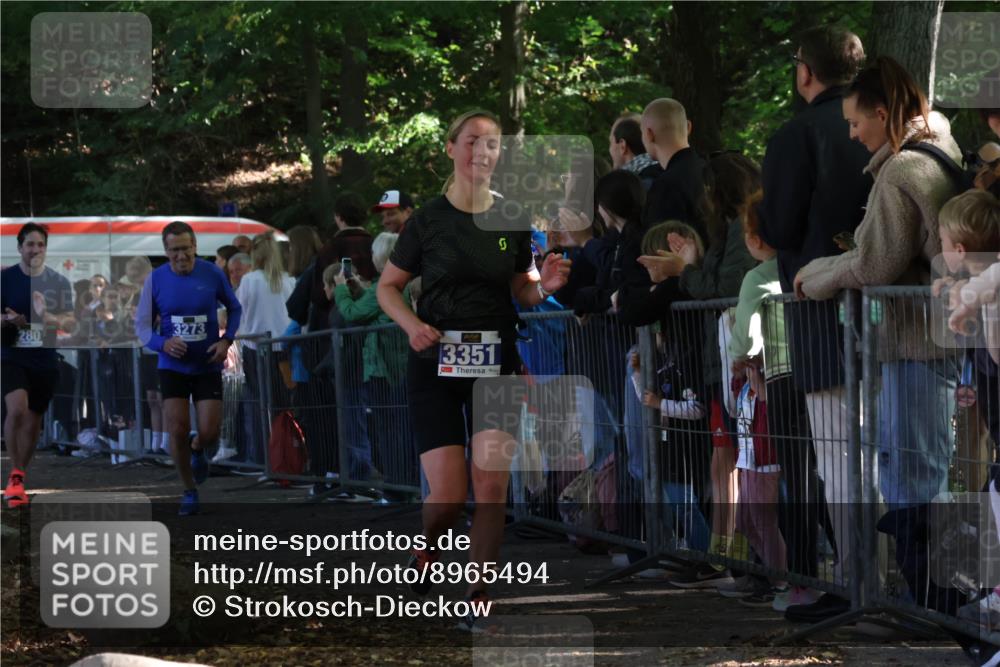 28.09.2025 - 33. Volkslauf durch das schöne Alstertal Strokosch-Dieckow http://msf.ph/oto/8965494 28.09.2025 11:24:59 Ziel 3273, 3280, 3351 meine-sportfotos.de