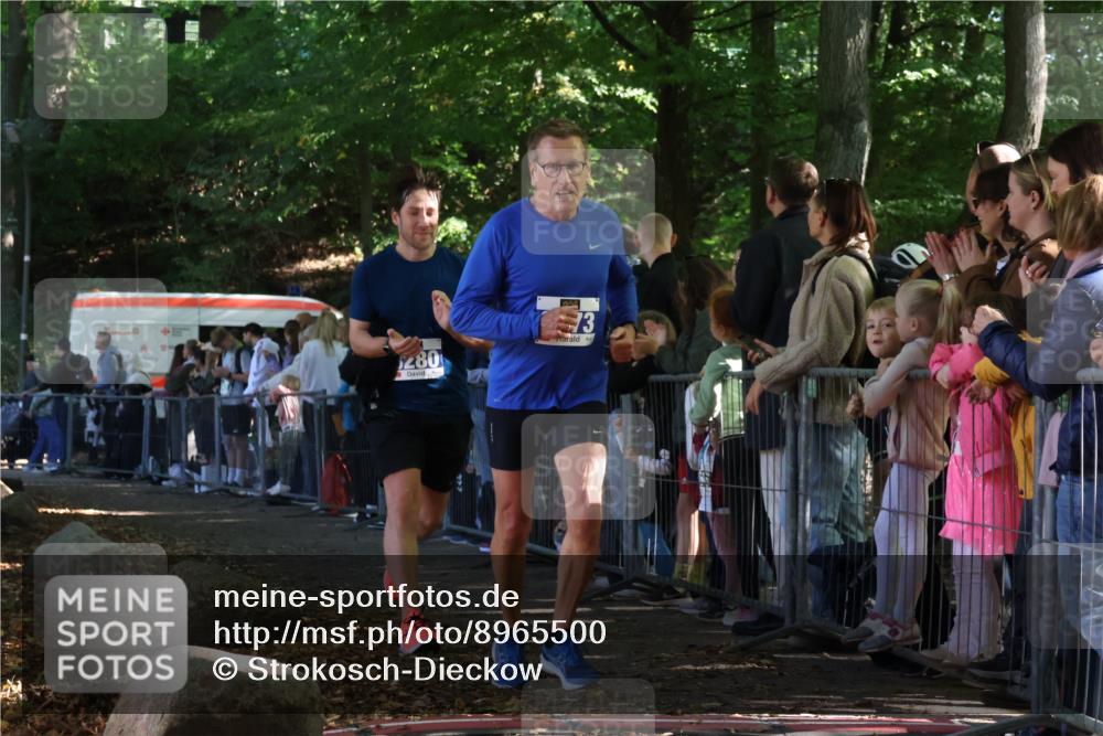 28.09.2025 - 33. Volkslauf durch das schöne Alstertal Strokosch-Dieckow http://msf.ph/oto/8965500 28.09.2025 11:25:02 Ziel 3273, 3280 meine-sportfotos.de