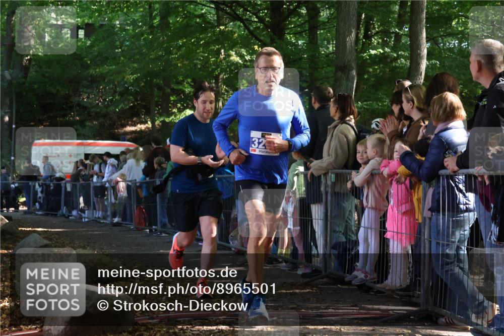 28.09.2025 - 33. Volkslauf durch das schöne Alstertal Strokosch-Dieckow http://msf.ph/oto/8965501 28.09.2025 11:25:03 Ziel 3273, 3280 meine-sportfotos.de