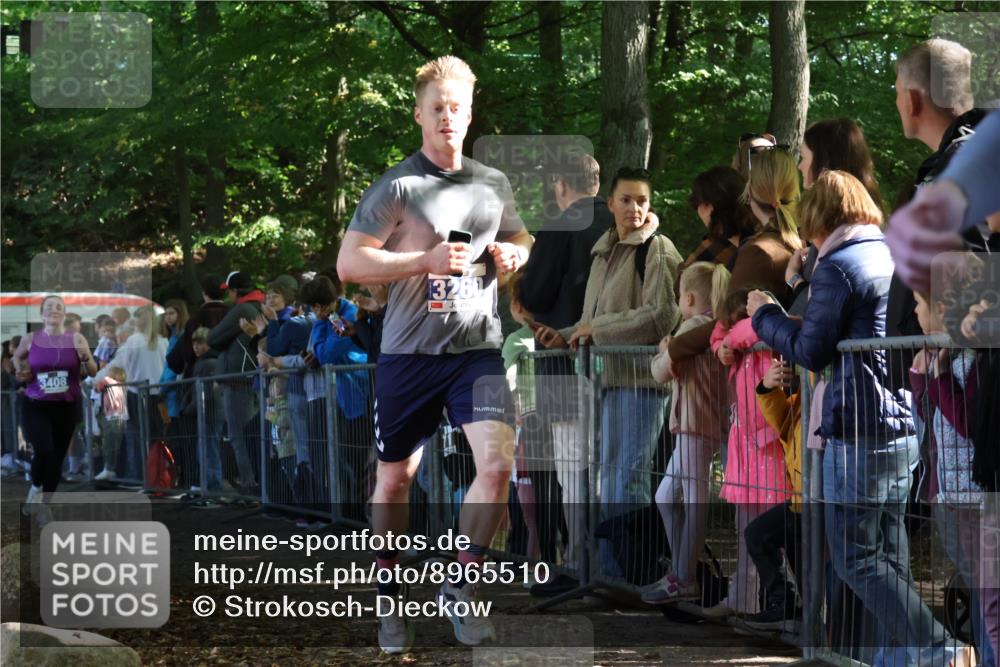 28.09.2025 - 33. Volkslauf durch das schöne Alstertal Strokosch-Dieckow http://msf.ph/oto/8965510 28.09.2025 11:25:17 Ziel 3260, 3385, 3408 meine-sportfotos.de