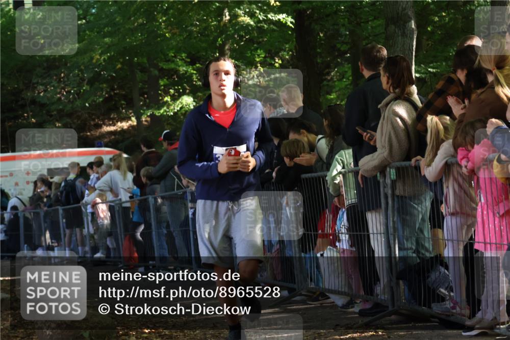 28.09.2025 - 33. Volkslauf durch das schöne Alstertal Strokosch-Dieckow http://msf.ph/oto/8965528 28.09.2025 11:25:38 Ziel 3081, 3152 meine-sportfotos.de