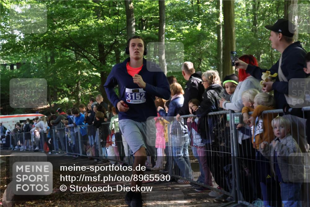 28.09.2025 - 33. Volkslauf durch das schöne Alstertal Strokosch-Dieckow http://msf.ph/oto/8965530 28.09.2025 11:25:39 Ziel 3081, 3152 meine-sportfotos.de